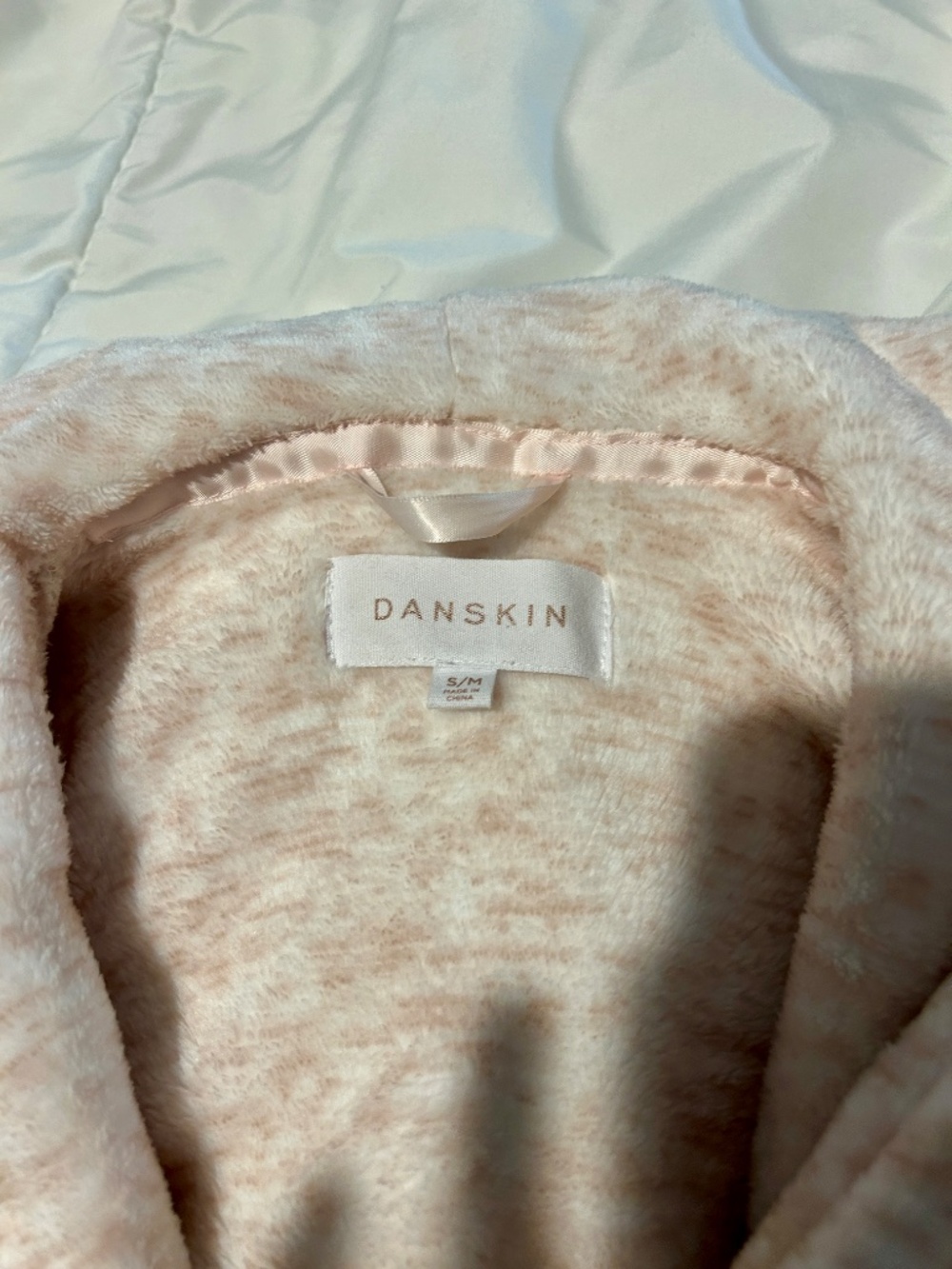Danskin Fluffy “Get Cozy” Robe - Picture 4 of 6